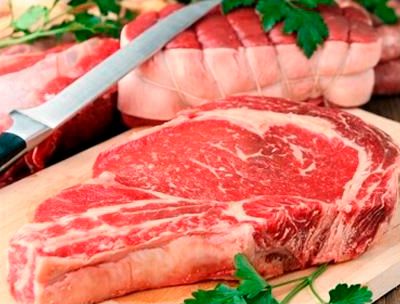 Industrias Cárnicas Hala S.L. carne con cuchillo